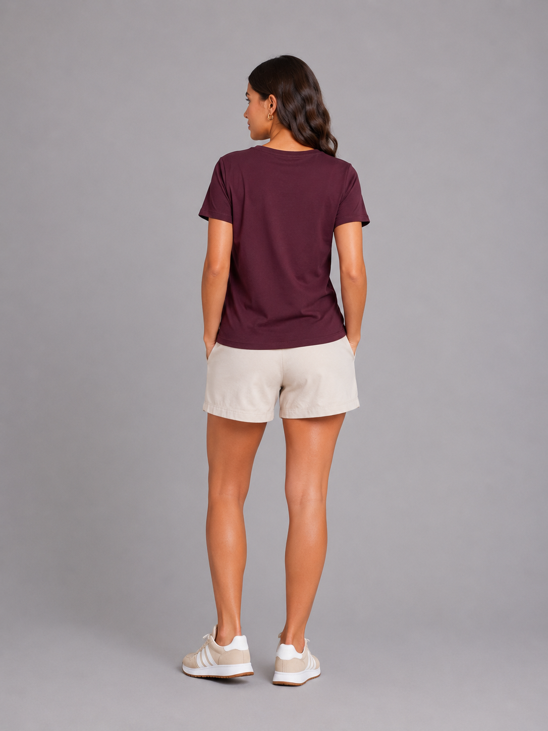 Kadın T-Shirt V Yaka Bordo – arkadan görünüm